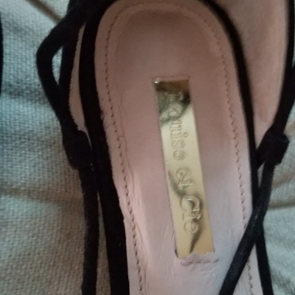 Shoe - Picture 3 of 3